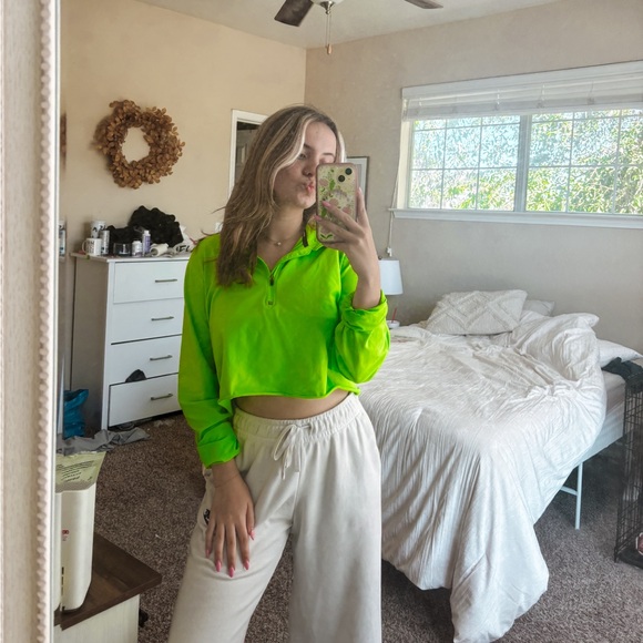 Neon Nike Cropped Pullover - Picture 1 of 3